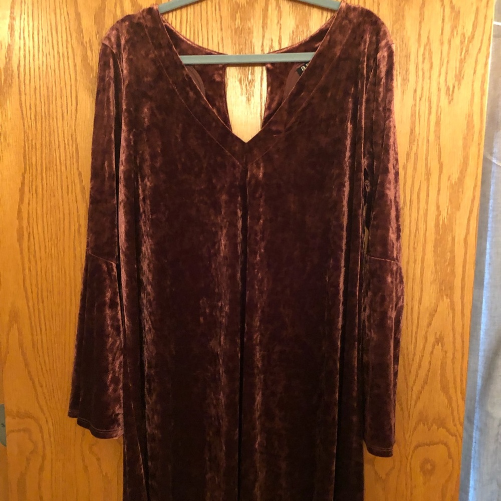 Velvet maroon long sleeved dress